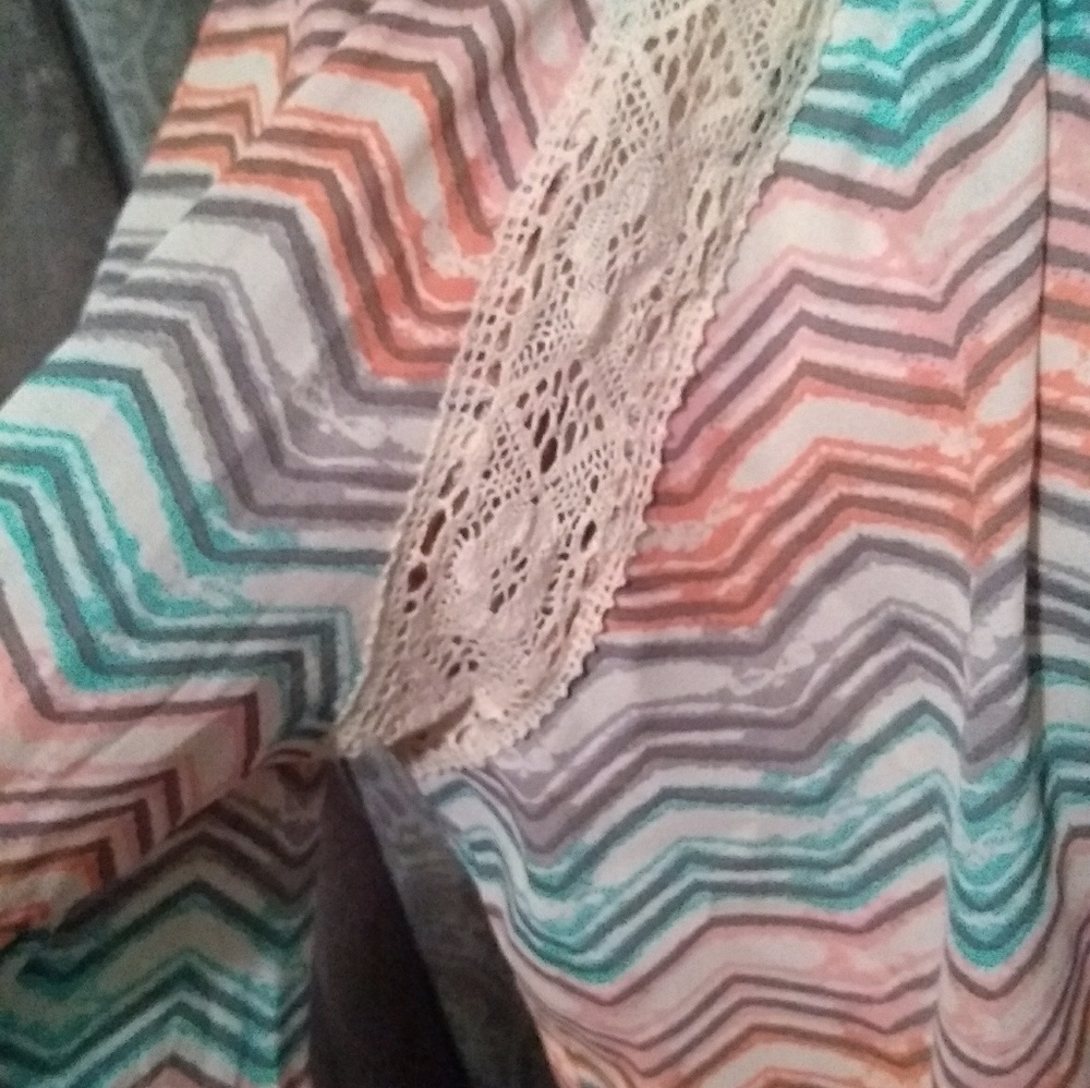 Juniors top - Picture 3 of 4